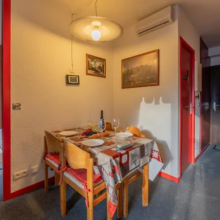 Cham Sud Chailloud102 Chamonix Centre Balcony Views Sleeps 3 - Happy Rentals Apartament *