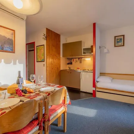 Cham Sud Chailloud102 Chamonix Centre Balcony Views Sleeps 3 - Happy Rentals