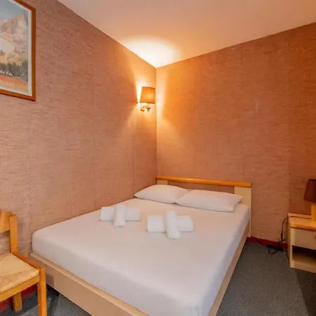 Apartament Cham Sud Chailloud102 Chamonix Centre Balcony Views Sleeps 3 - Happy Rentals Chamonix